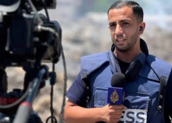 Jurnalis Al Jazeera, Anas Al -Sharif ketika melaporkan kondisi Gaza sebelum akhirnya dibunuh oleh Israel. (Foto: Istimewa)