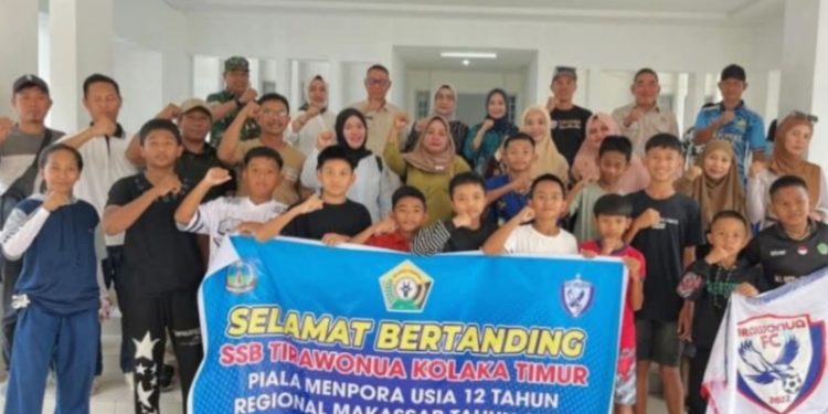 Plt Bupati Kolaka Timur Lepas Tim SSB Tirawonua FC Berlaga di Piala Menpora U-12. (Foto: Istimewa)