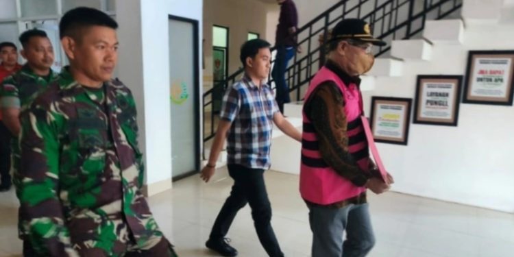 Kejaksaan Negeri Konawe Tetapkan 2 Tersangka Dugaan Korupsi di Inspektorat Konawe Kepulauan, Rabu (3/9/2025). (Foto: Istimewa)