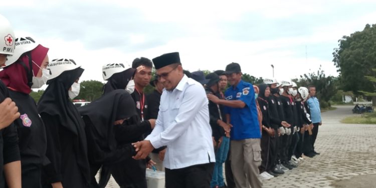 Wakil Bupati Buton Utara,Rahman, Pimpin Apel Diklatsar PMR Wira-Madya, Tegaskan Pentingnya Kepekaan Sosial. (Foto: Istimewa)