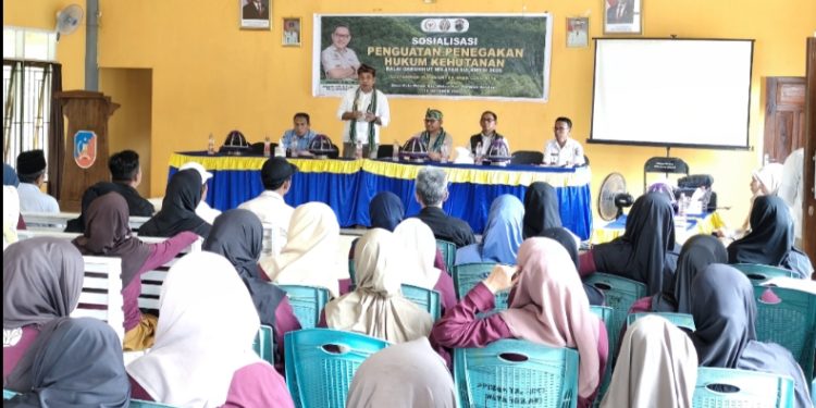 Anggota Komisi IV DPR RI, Jaelani, Sosialisasi Penegakan Hukum Kehutanan di Kecamatan Wolasi, Kabupaten Konawe Selatan, Sulawesi Tenggara, Rabu (15/10/2025). (Foto: Istimewa)