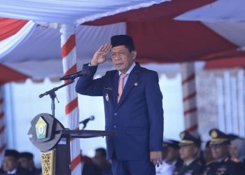 Wakil Gubernur Sulawesi Tenggara, Ir Hugua, pimpin Upacara Peringatan Hari Kesaktian Pancasila Tahun 2025 di halaman Kantor Gubernur Sultra, Rabu (1/10/2025). (Foto: Istimewa)