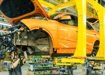 Cara Cerdas VinFast Sikapi Perang Harga Mobil Listrik Global: Pisahkan Harga Baterai dan Kendaraan. (Foto: Istimewa)