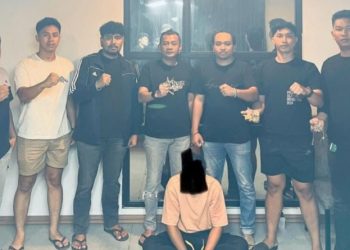 Pencuri Perhiasan Senilai Ratusan Juta Rupiah di Kolaka Timur Ditangkap di Kendari, Selasa (9/12/2025). (Foto: Istimewa)