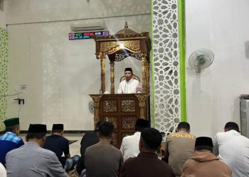 Bupati Buton Utara, Afirudin Mathara, Awali Safari Ramadan 1447 H di Masjid At-Taqwa Kulisusu, Jumat (20/2/2026). (Foto: Istimewa)