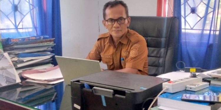 Kepala Dinas Perumahan dan Kawasan Permukiman Buton Utara Mustafa, S.Pd, M.Pd..