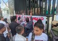 Jangkar Sultra Demo di Kejati, Desak Pengusutan Kasus Jembatan Cirauci II Dilanjutkan, Kamis (21/5/2026). (Foto: Husni Mubarak)