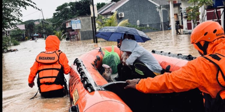 Kota Kendari Dikepung Banjir Terparah Sekitar Wanggu, Basarnas Kerahkan Tim Rescue, Minggu (10/5/2026). (Foto: Basarnas Kendari)