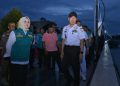 Gubernur Sultra, Andi Sumangerukka, bersama Wali Kota Kendari, Siska Karina Imran, saat memastikan venue welcome dinner delegasi UCLG ASPAC di Papalimba Puday, Rabu (6/5/2026) malam. (Foto: kendarikota.gp.id)