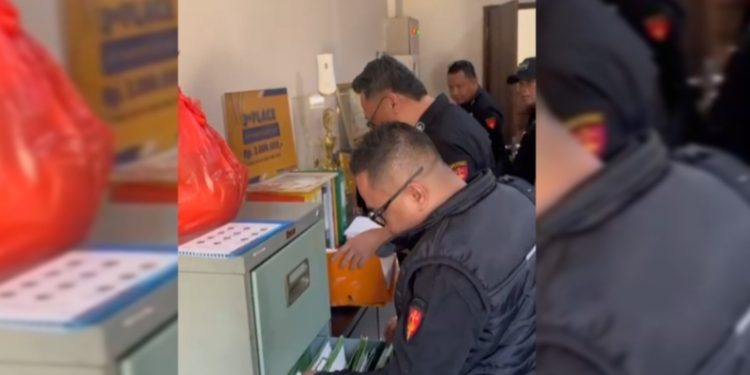 Tim Penyidik Pidsus Kejati Sultra geledah kantor pabrik nikel terbesar di Sulsel PT Huadi Nickel Alloy Indonesia di Bantaeng, Rabu (13/5/2026). (Foto: Istimewa)