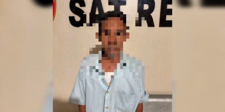 Kakek Berusia 64 Tahun Dipergoki Istrinya saat Cabuli Anak di Bawah Umur di Wolasi Konsel, pelaku ditangkap polisi di rumahnya, Senin (1/6/2026). (Foto: Istimewa)